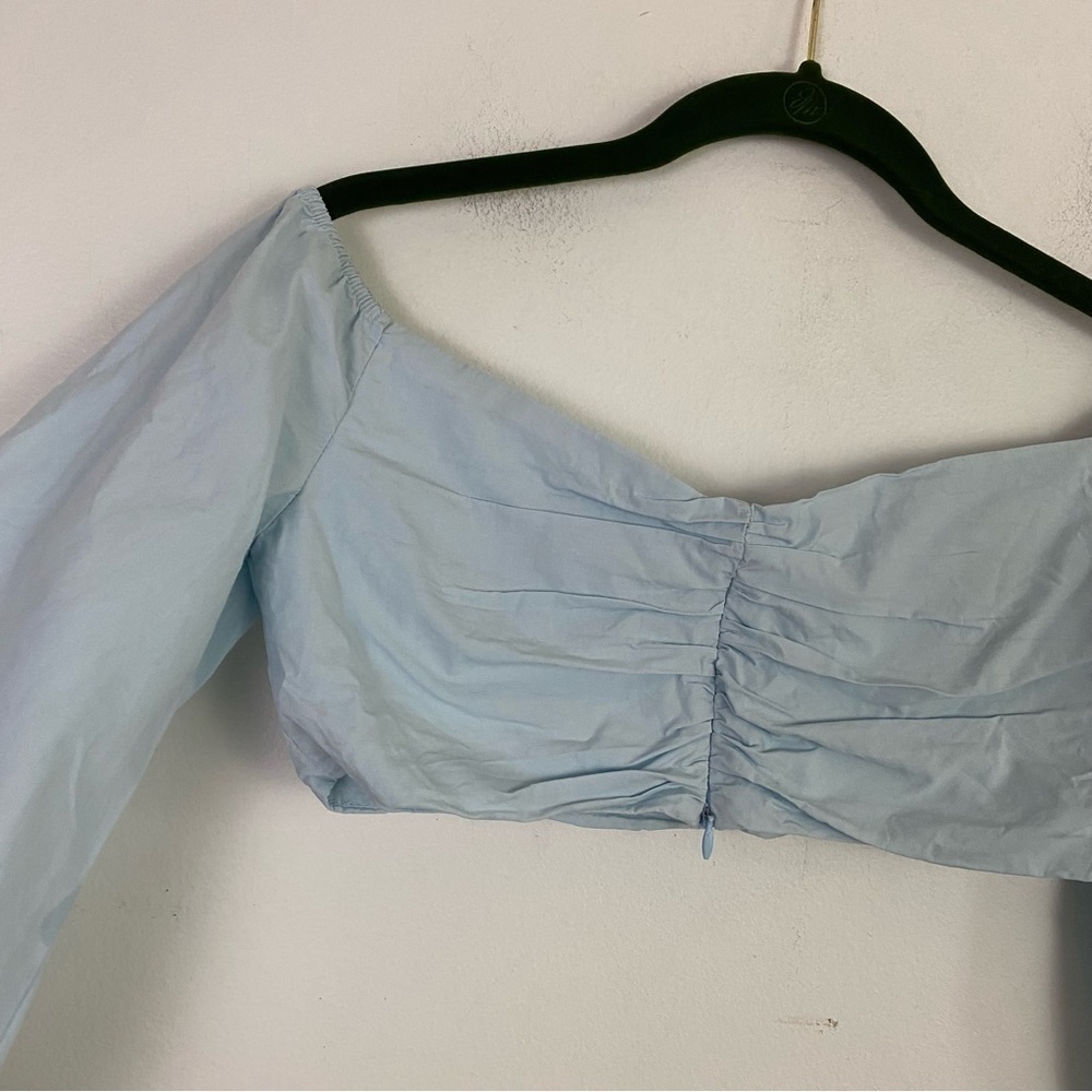 SUPERDOWN Macy off the shoulder long sleeve crop top blue - Picture 4 of 5
